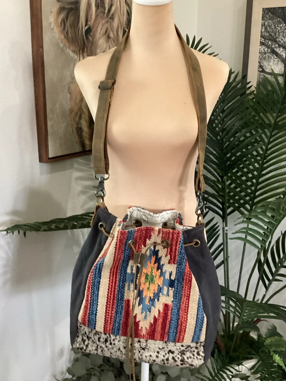 Preowned Multi-Color Boho Drawstring Shoulder Bag with Olive Strap